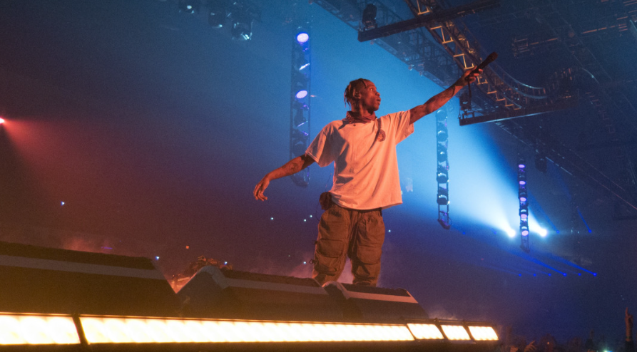 La reacción del rapero Travis Scott durante la estampida en el festival Astroworld (VIDEO)