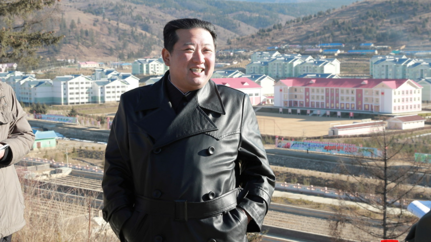 Kim Jong-un apareció en público por primera vez después de más de un mes (FOTO)