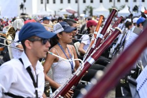 Siga EN VIVO a la Orquesta Sinfónica venezolana rompiendo un Récord Guinness por lapatilla