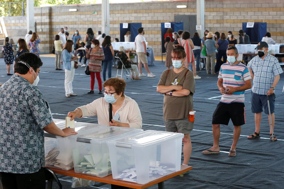 Primeros resultados en las presidenciales de Chile aseguran segunda vuelta entre Kast y Boric