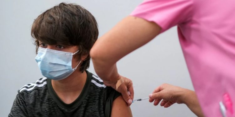 Sociedad Venezolana de Pediatría reiteró que avala vacunación en adolescentes con Sinopharm y Sinovac