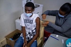 La pandemia por Covid-19 aumentó el número de niños no vacunados en África