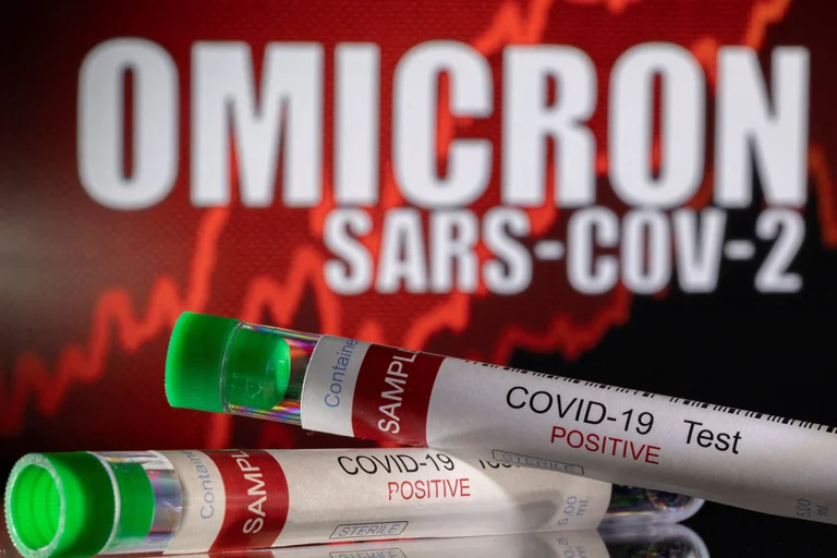 La OMS reveló que la variante ómicron ya ha sido identificada en al menos 89 países