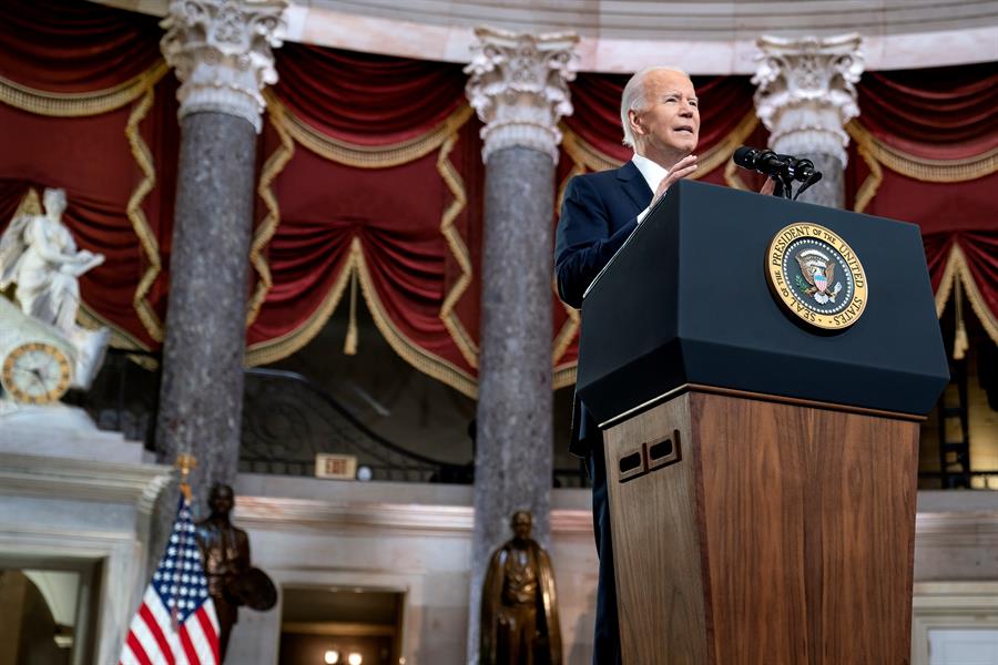 “Un expresidente derrotado”: las 16 menciones a Trump en el discurso de Biden