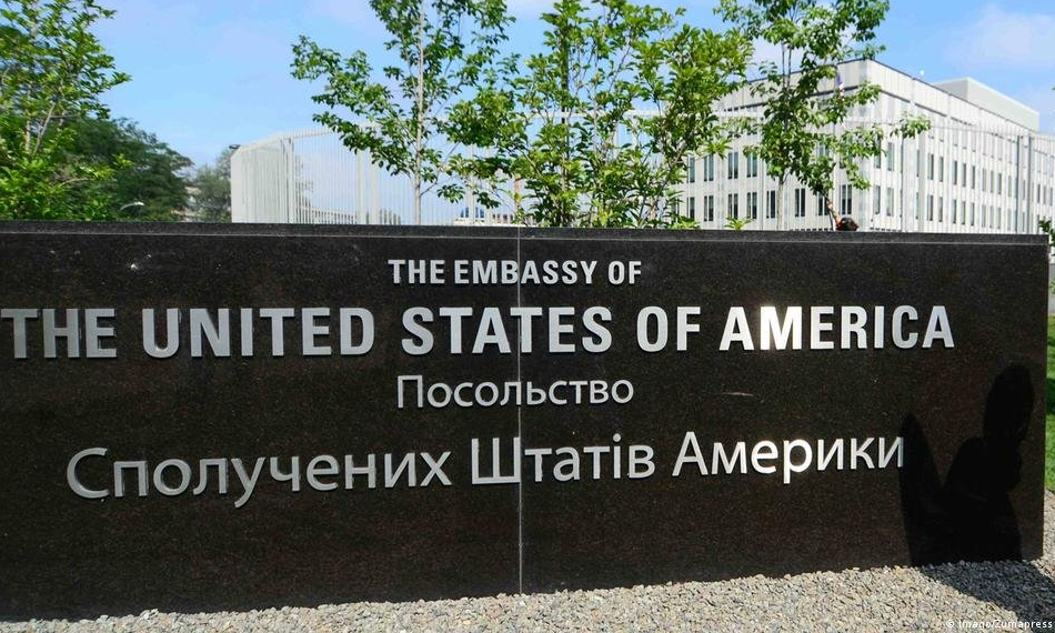 EEUU ordenó la salida de familias de diplomáticos estadounidenses en Kiev