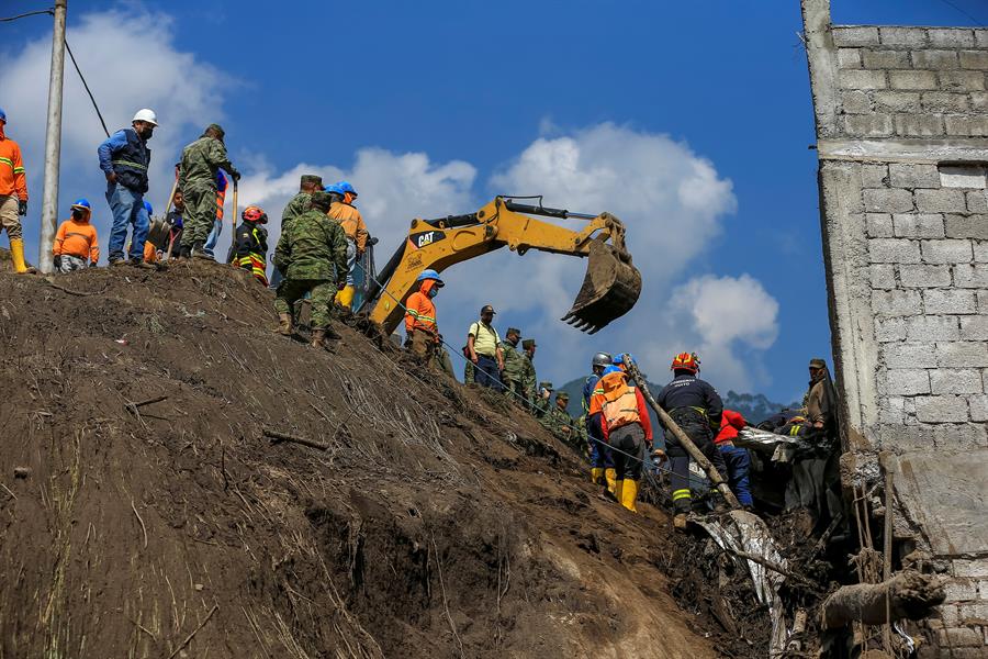 Asciende a 27 la cifra de muertos por aluvión en la capital ecuatoriana