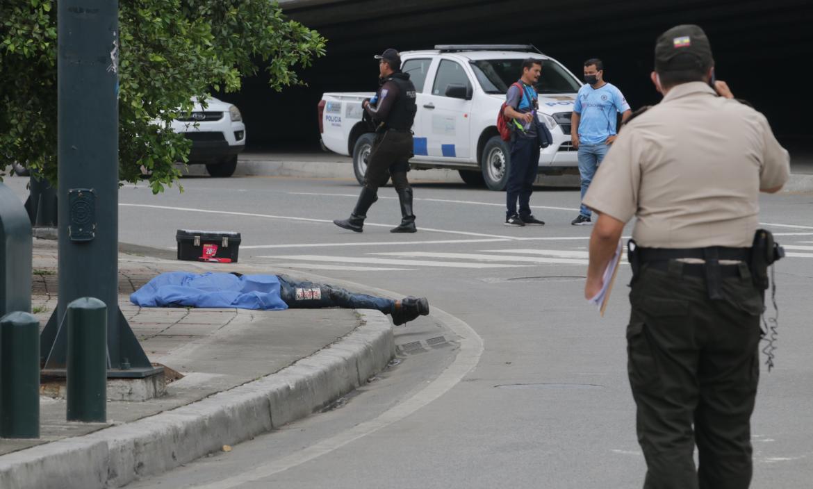 Lucha con machete entre tres venezolanos bañó de sangre las calles de Ecuador