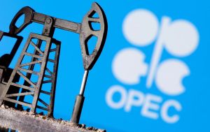 Analysis: OPEC+ meets quickly, sticks to script, dodges debate on geopolitics