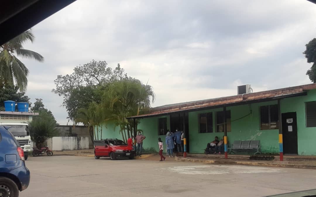 No hay medicamentos y pa´ colmo se queman: incendio arrasó con farmacia en CDI de Barinas (FOTOS)