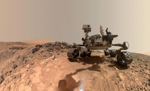 Robot Curiosity tiene rotas las ruedas, pero puede seguir su misión en Marte