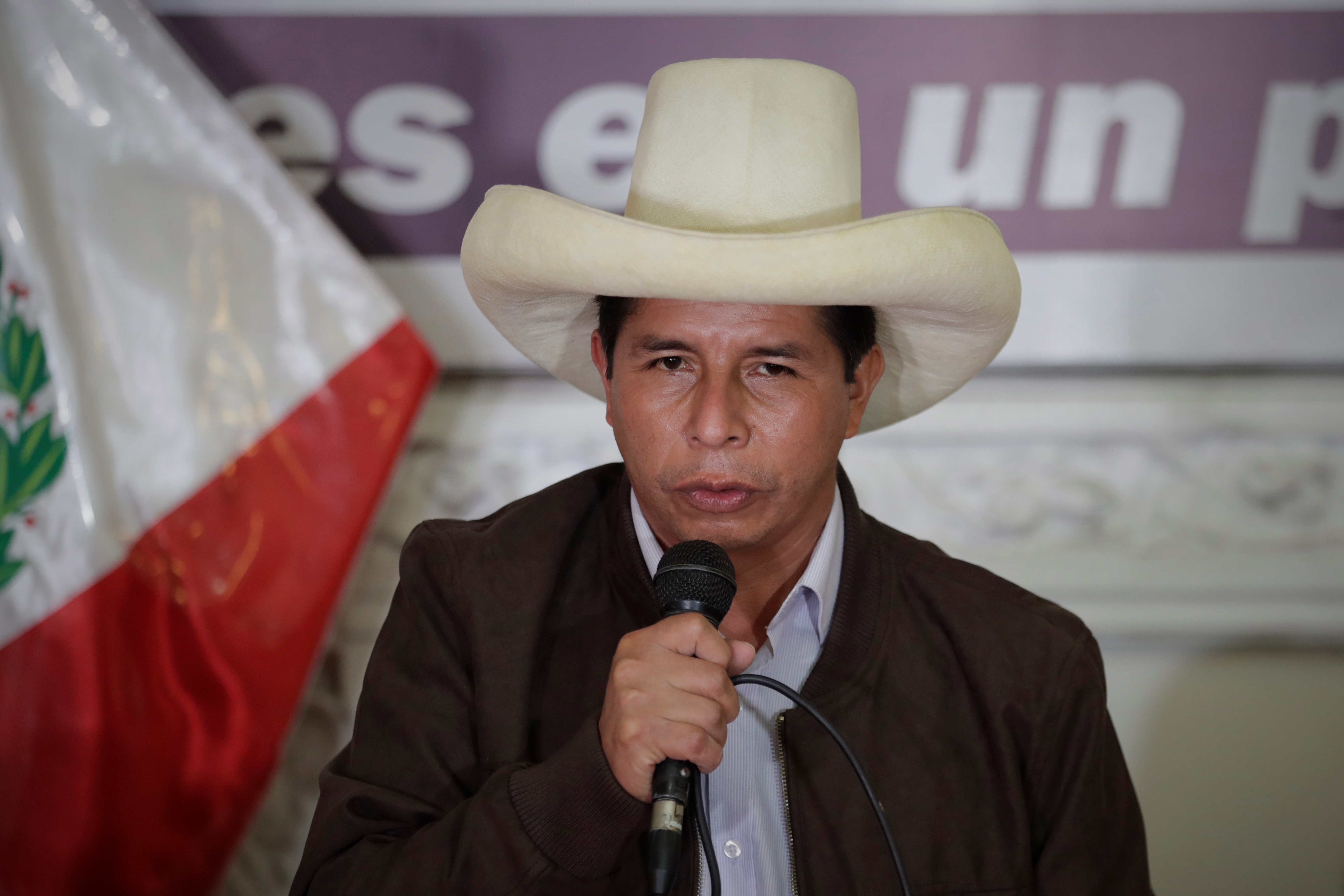 Congreso peruano reinició sesión sobre moción de destitución contra Castillo