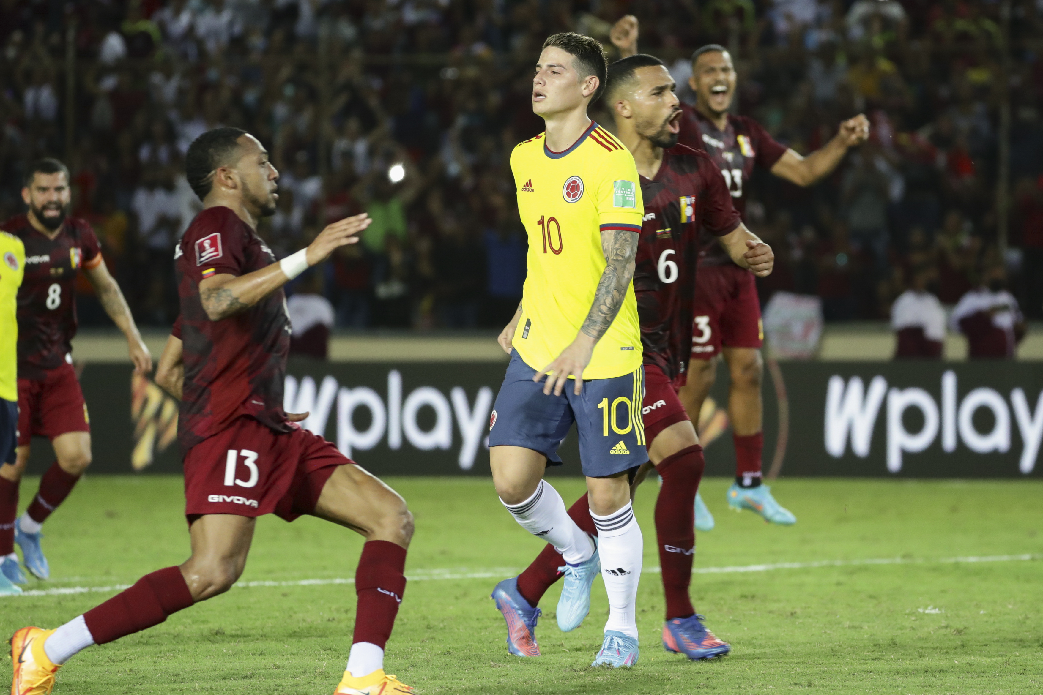 La Vinotinto cayó en casa ante una Colombia que se quedó sin repechaje mundialista