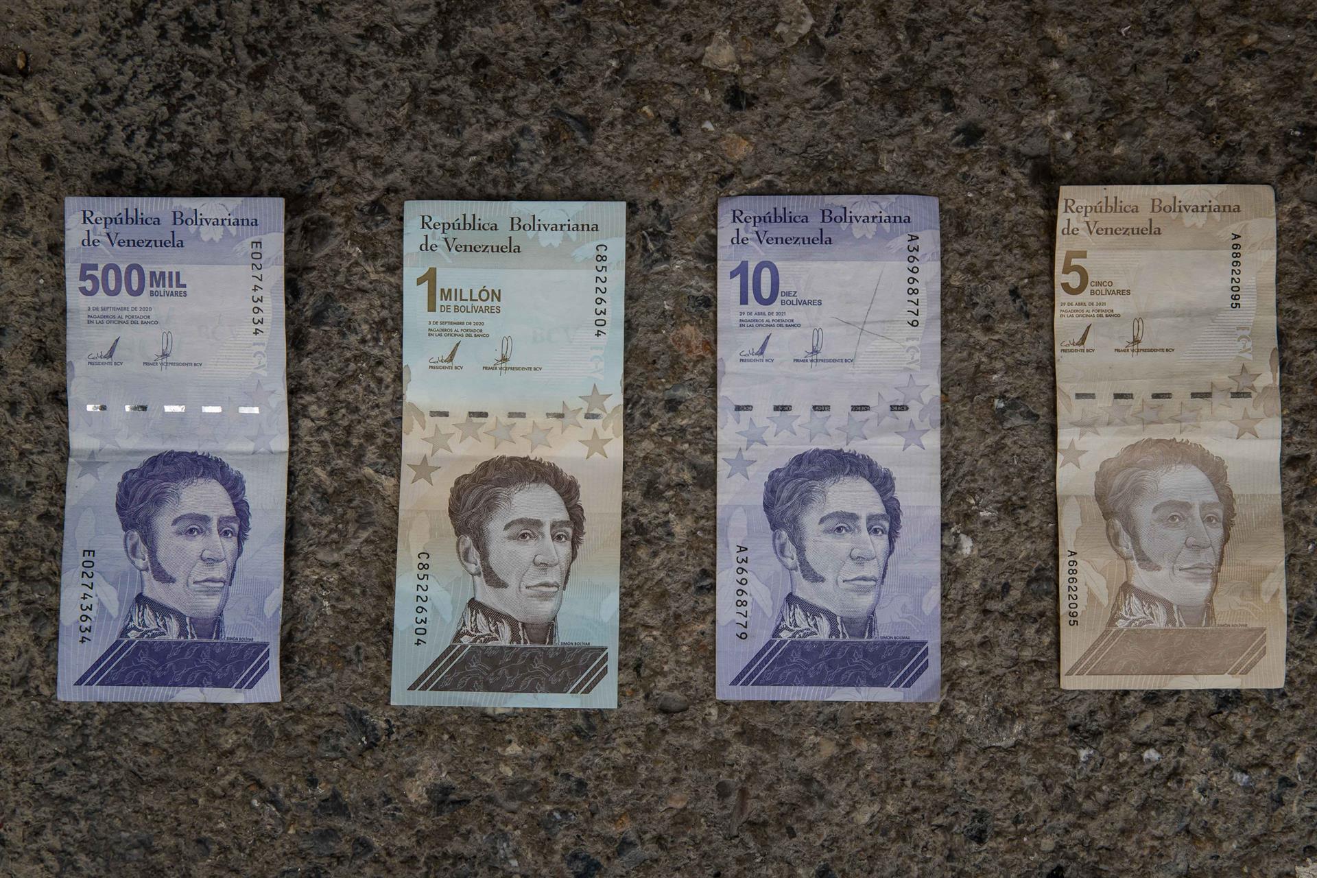 Maduro obliga a los venezolanos a retomar los bolívares con su impuesto a las divisas