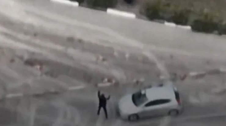 Dron grabó el momento en que rusos asesinaron a civil ucraniano en Kiev (Video)