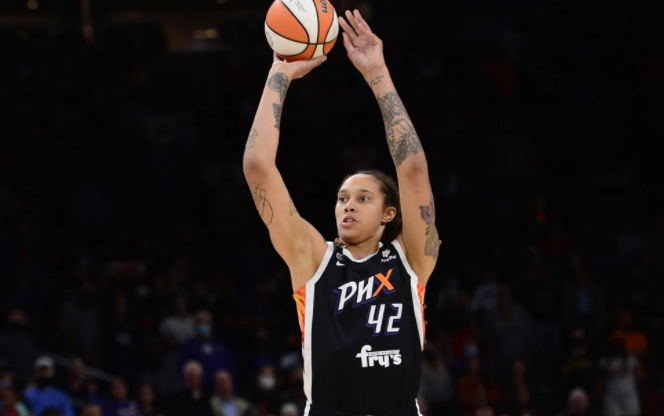 Estrella de la Wnba fue detenida en Rusia por introducir aceite de marihuana al país