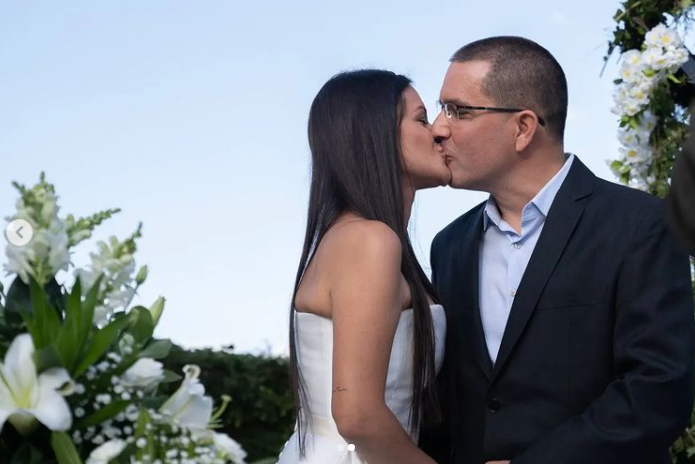 Jorge Arreaza selló compromiso conyugal con su nuevo amor