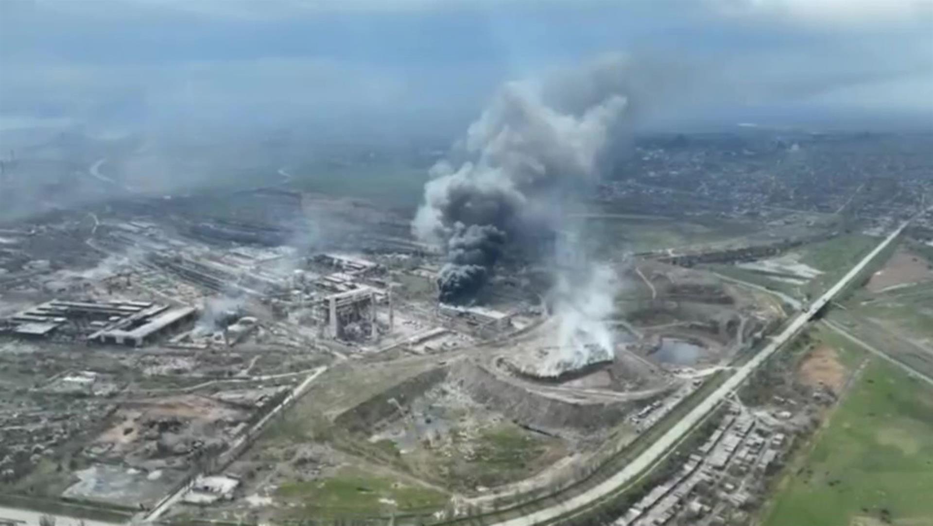 Siguen combates en el este Ucrania y se retrasa la evacuación de Mariúpol