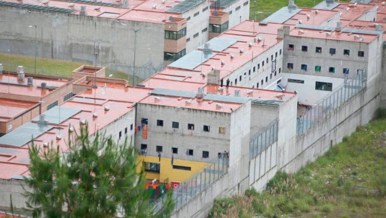 Enfrentamientos en cárcel de Ecuador dejó más de una decena de muertos
