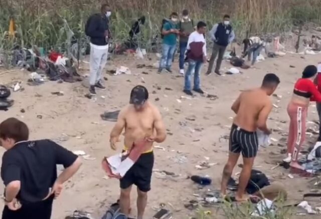 Lo necesario por el “sueño americano”: Venezolanos se desnudan al cruzar la frontera hacia EEUU (VIDEO)