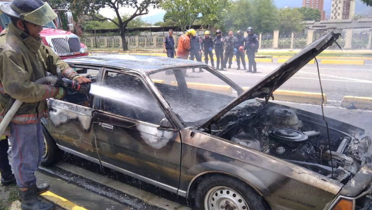 Alarmante respuesta tras la ola de vehículos incendiados sin previo aviso en Venezuela