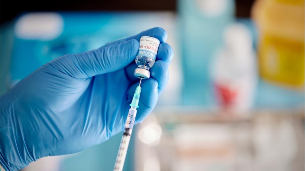 Parestesia, el nuevo efecto secundario de las vacunas contra el Covid-19