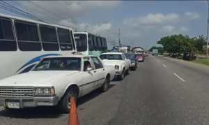 Transportistas de Margarita se paralizan ante orden de Fontur de negarles combustible
