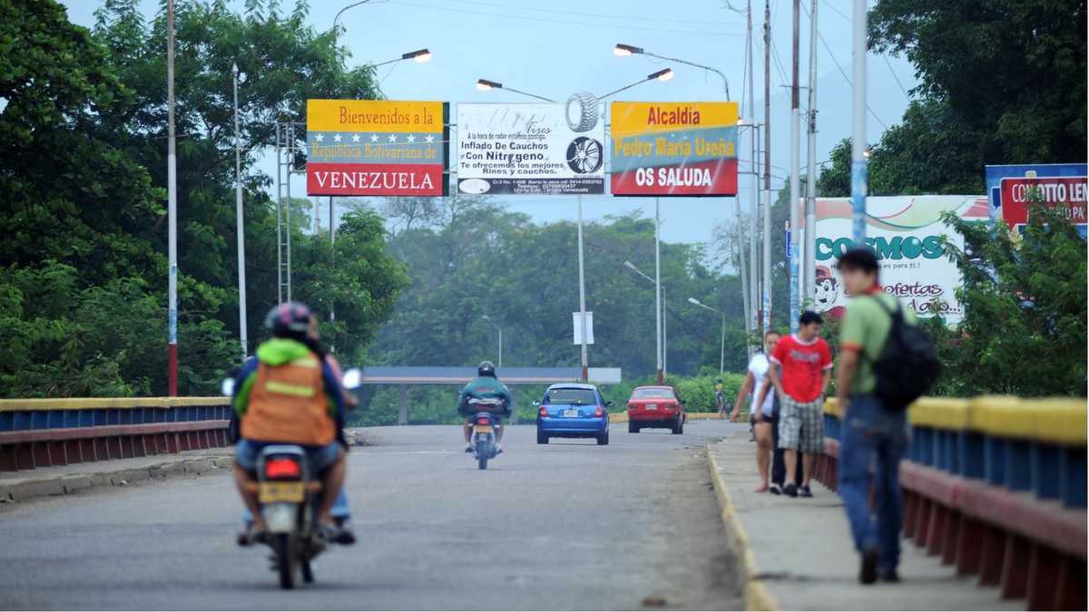 Sin vías, sin agua ni luz: así viven los fabricantes de la frontera con Colombia, a la expectativa de una reapertura