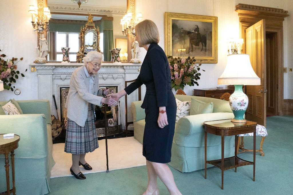 Las primeras FOTOS de la reina Isabel II tras la preocupación por su salud en el Reino Unido