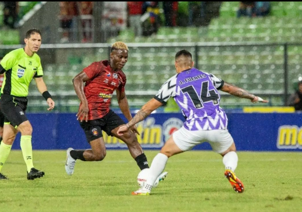 Trifulca entre jugadores del Caracas FC y Metropolitanos en el vestuario dejó varios expulsados