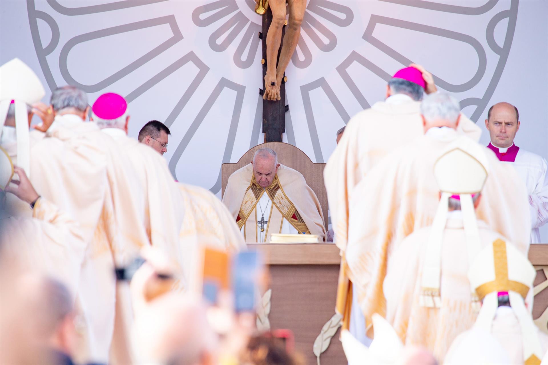 El papa Francisco viaja a Baréin para enviar un mensaje de diálogo, fraternidad y paz