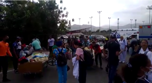 Militarizan inmediaciones de Pdvsa Guaraguao tras el incendio y desalojan a pacientes del Ivss (Video)