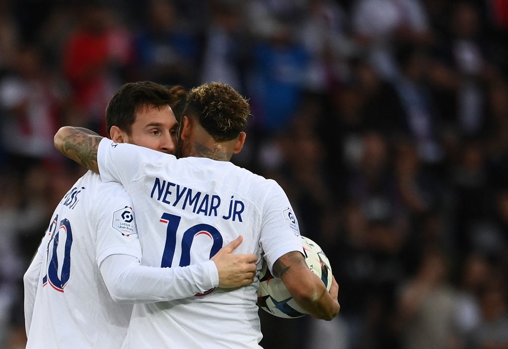 PSG mantiene su ventaja en la cima tras vencer al Troyes con goles de Messi y Neymar