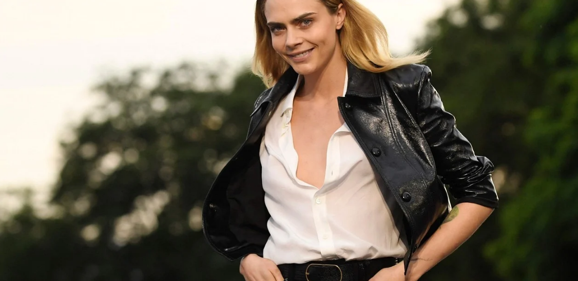 Guardaespaldas golpearon a paparazzi que intentó fotografiar a Margot Robbie y Cara Delevingne en Buenos Aires