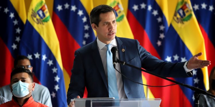 “Un periodo de lluvias es previsible”: Guaidó culpa al régimen de los desastres