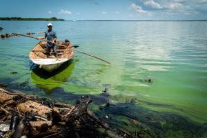 Derrames petroleros, una enfermedad crónica en aguas de Venezuela (Fotos)