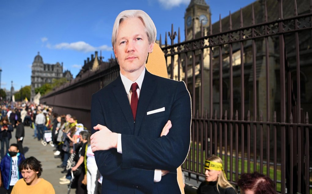 Julian Assange no asiste a la citación que decide si es extraditado a EEUU