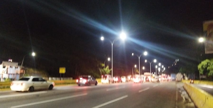 Protestaron en la Autopista Gran Mariscal de Ayacucho fallas en servicio eléctrico este #3Oct (Imágenes)