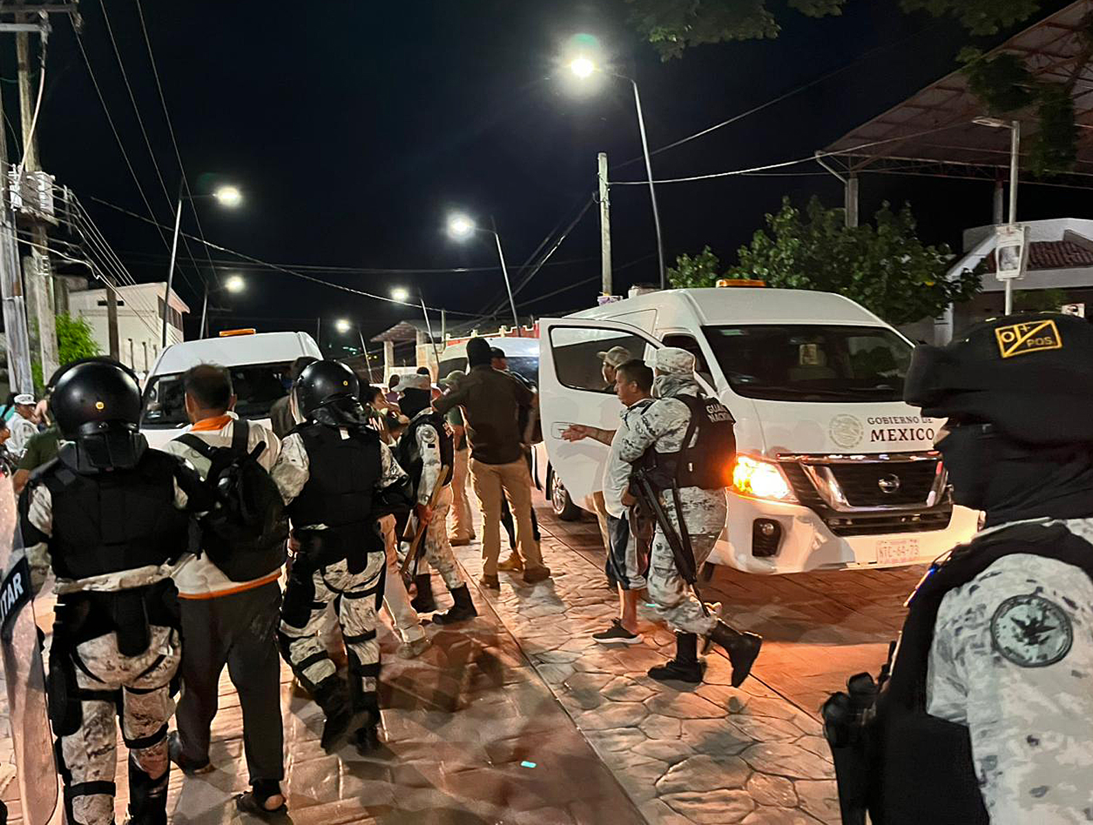 Detuvieron a más de 300 migrantes, incluso venezolanos, tras disolver dos caravanas en México