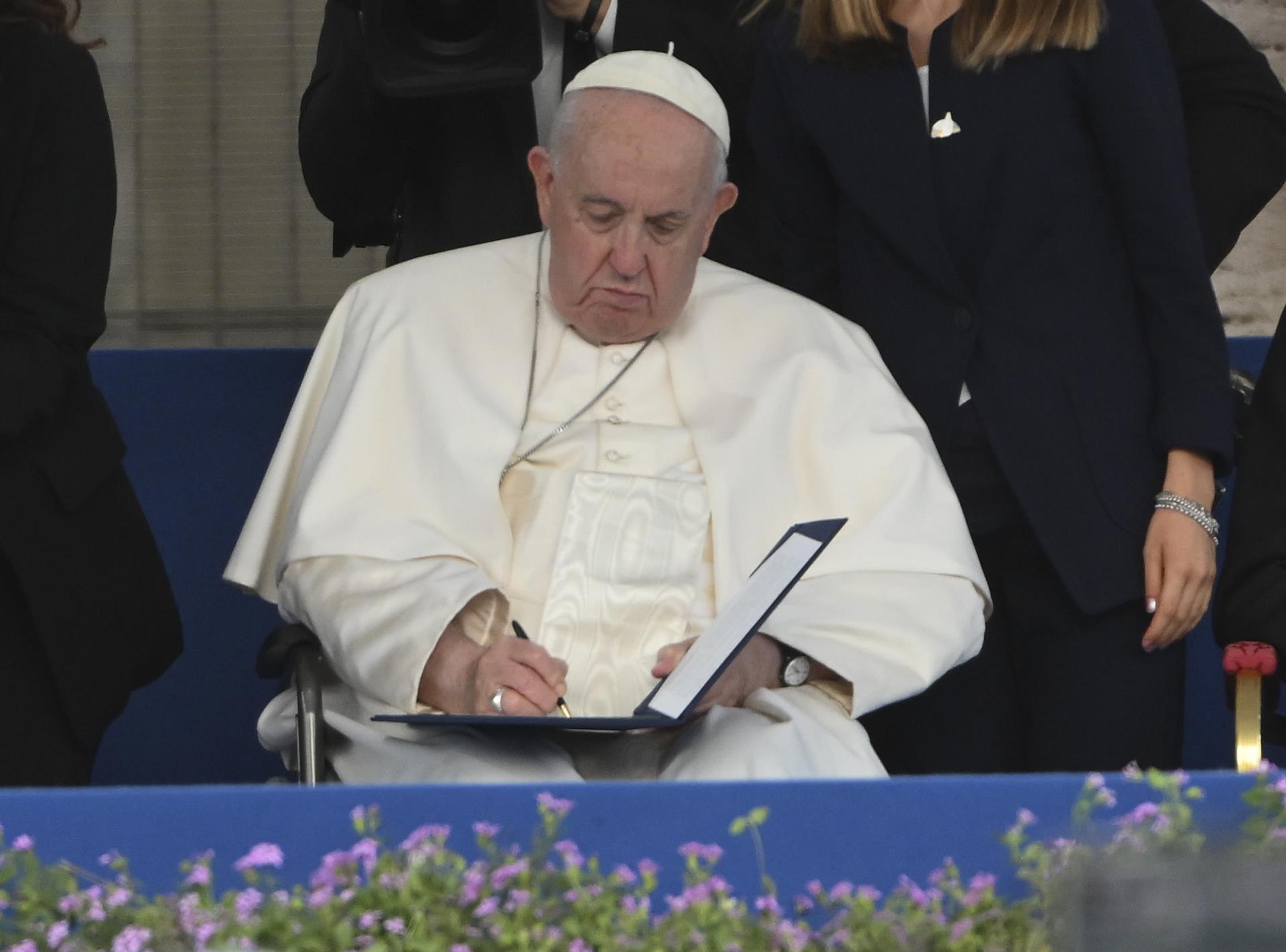 El papa Francisco dice que paz es posible en Ucrania y reitera disponibilidad a mediar