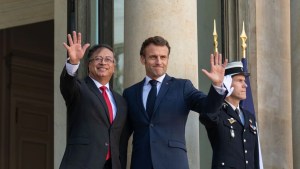 Macron recibe en el palacio del Elíseo a Petro: Abordarán varios temas, incluida la crisis en Venezuela (VIDEO)