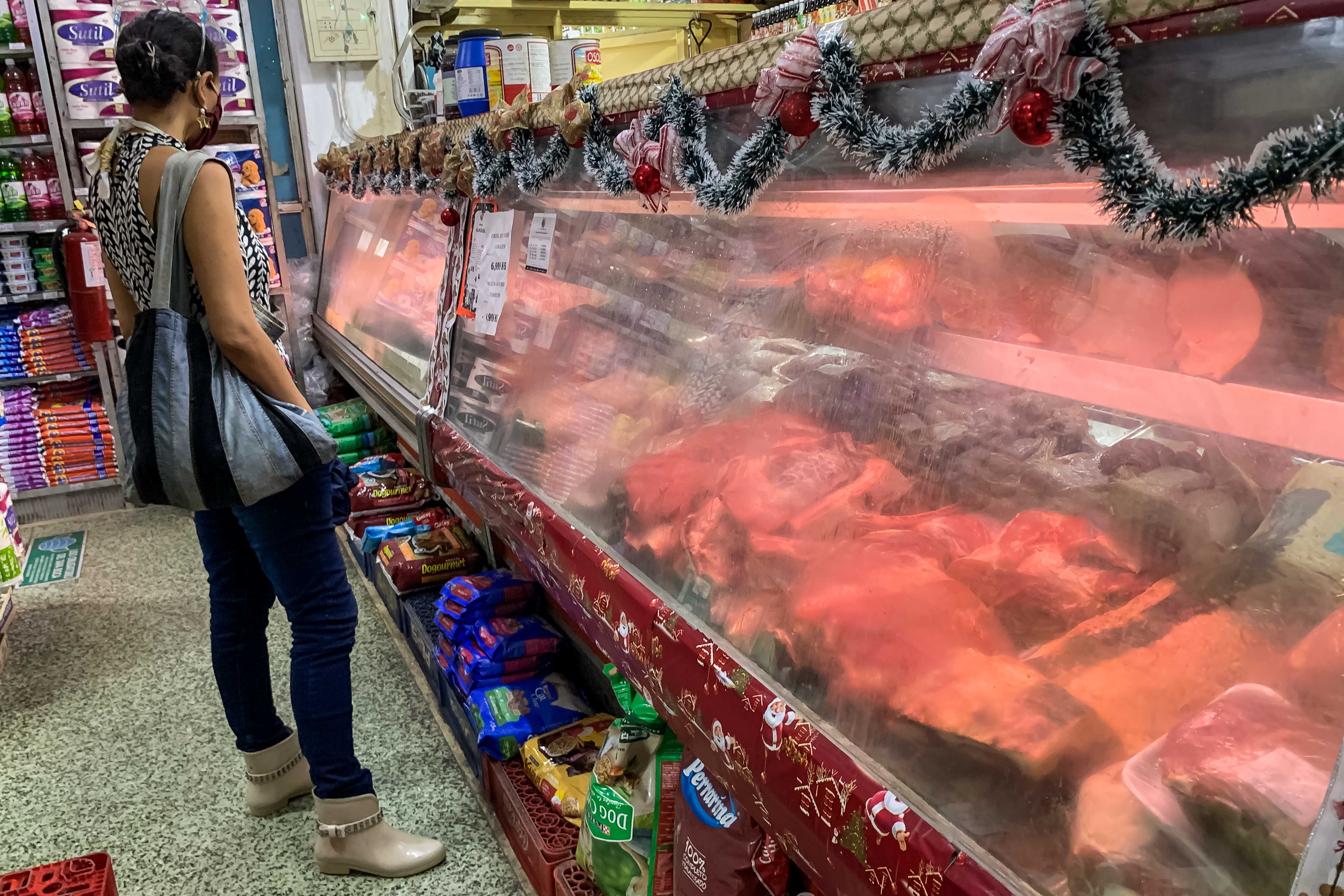 Salario mínimo y pensiones en Venezuela ya no alcanzan para comprar un kilo de carne