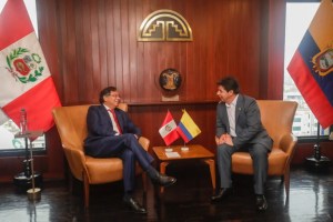 Gustavo Petro calificó como una “derrota” la destitución de Pedro Castillo en Perú