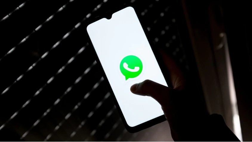 WhatsApp prueba una función que convierte mensajes de voz a texto y suma una opción para elegir el idioma