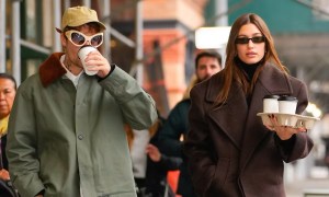 Hailey y Justin Bieber muestran su contrastante estilo de pareja en Nueva York