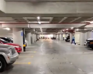 En VIDEO: el hampa ya hizo de las suyas en el estacionamiento del Sambil La Candelaria