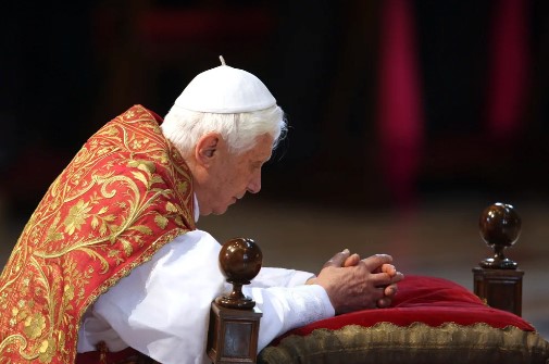 Archivada la investigación contra Benedicto XVI por complicidad en abusos