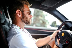 Los hombres que desean autos deportivos tienen el pene pequeño, según un estudio