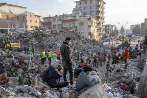 El número de muertos del terremoto en Turquía supera ya los 43.500