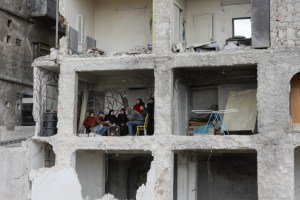 Habitantes de ciudad siria de Alepo se quedan en casa pese a los destrozos del terremoto (Fotos)