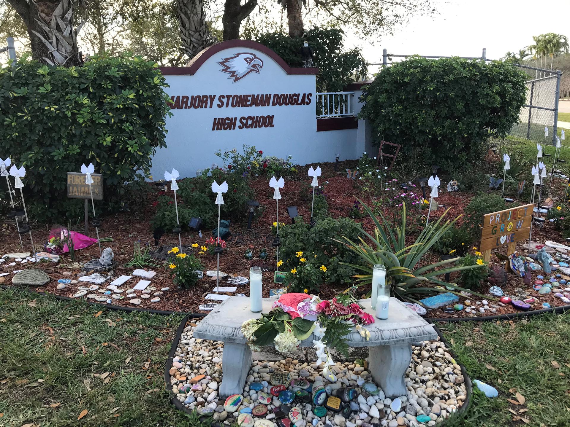 Cinco años de Parkland, con Nikolas Cruz condenado y un memorial a la vista